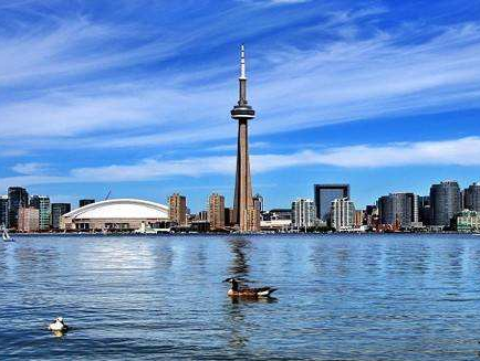 加拿大留学生毕业后，应该回国就业还是留在加拿大？
